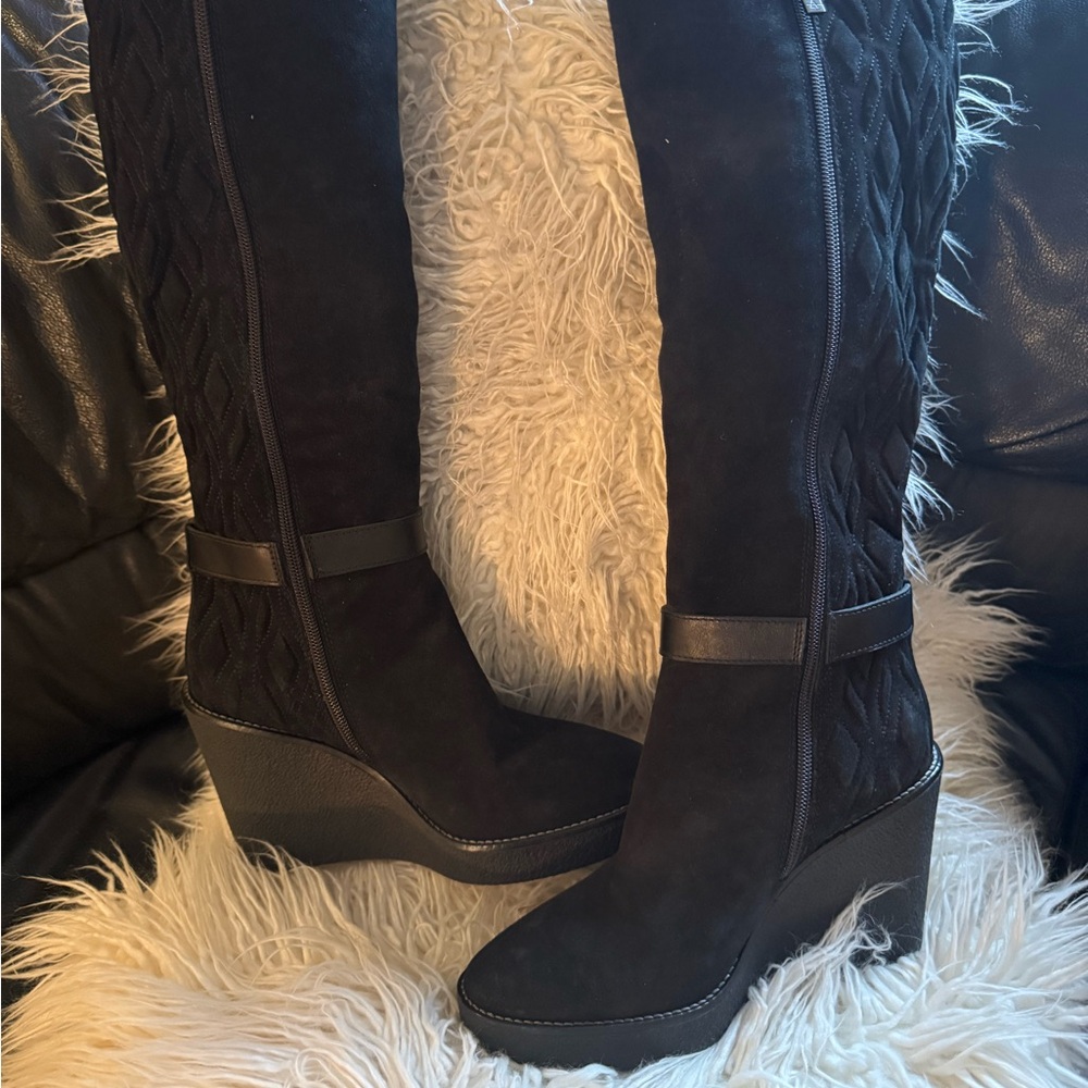 Aquatalia Callie Suede Wedge Boots with fur lining & quilted detail NEW
